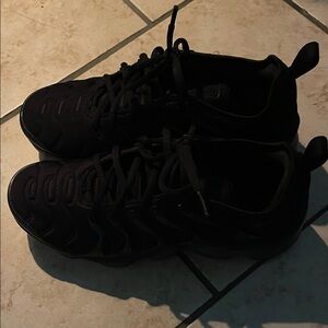Men's Black Athletic Shoes